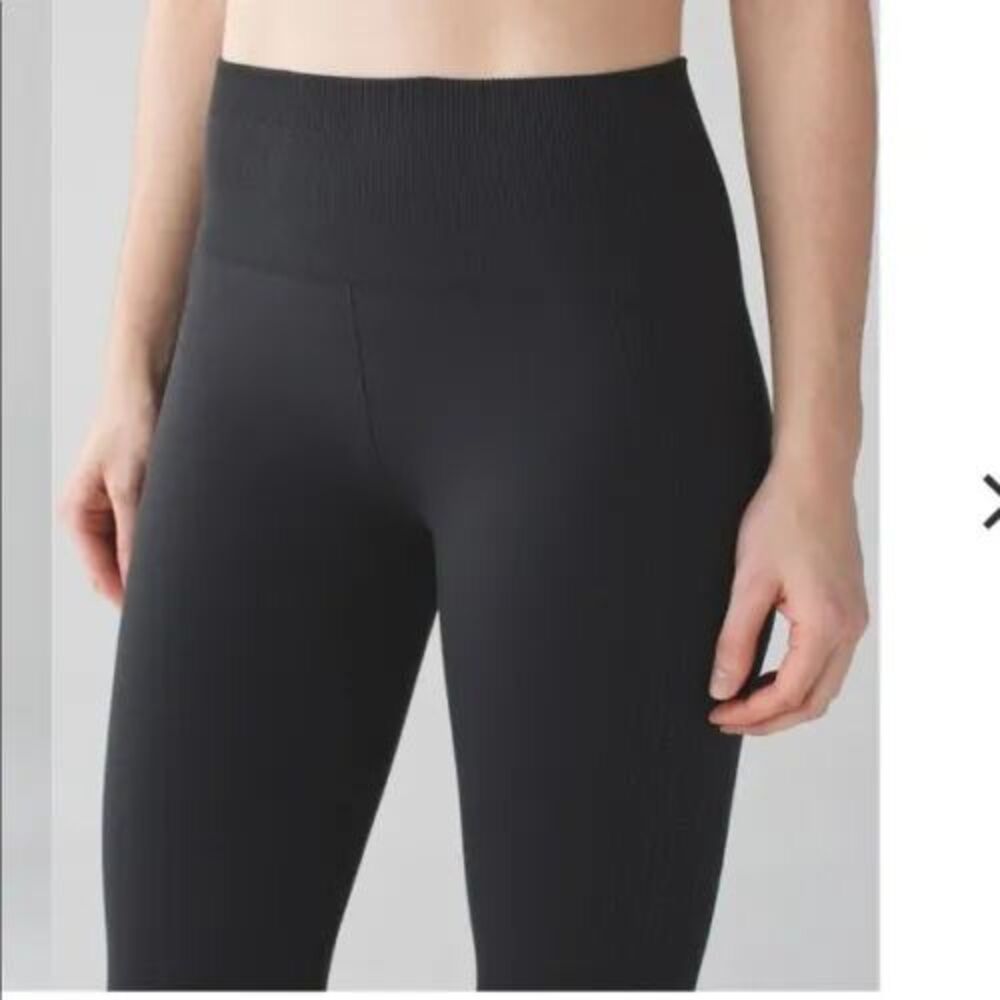 LULULEMON Flow And Go Crop Seamless Leggings 4 Black High Waist EUC B73